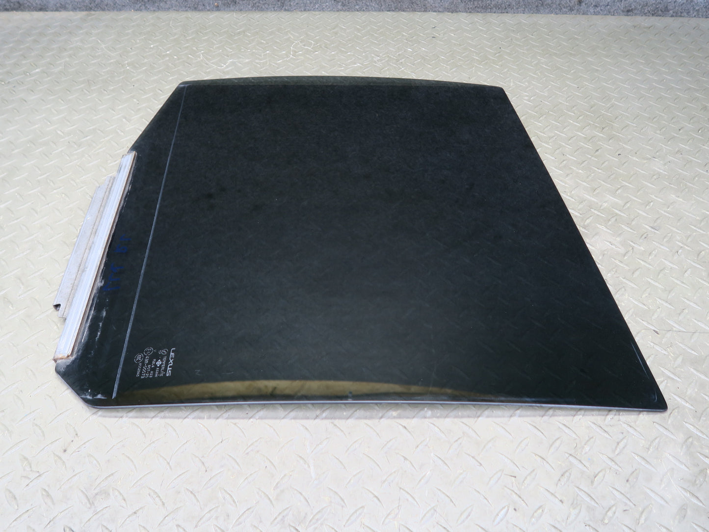 2004-2007 Lexus J100L LX470 Rear Left Driver Side Door Glass Window