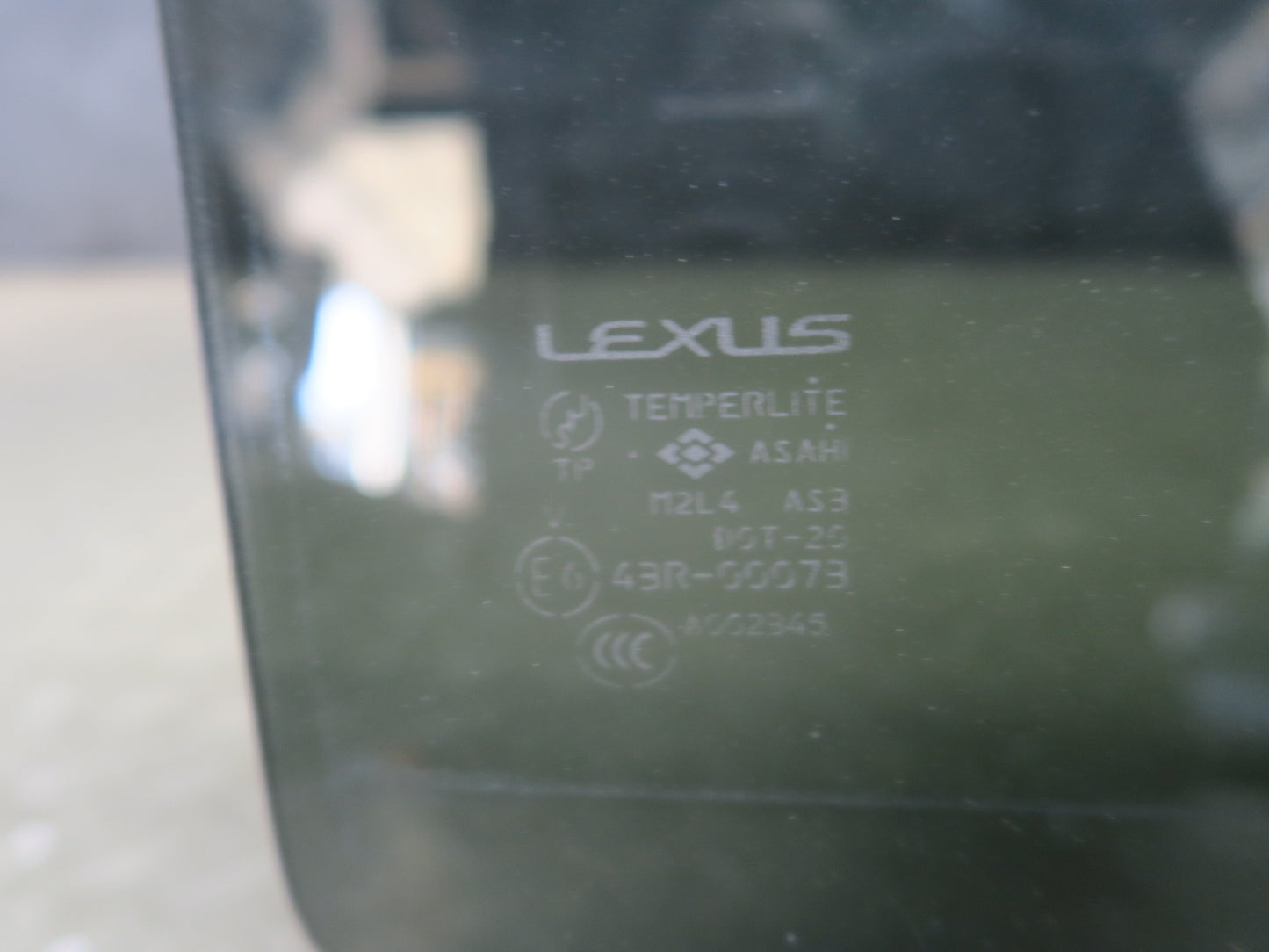 2004-2007 Lexus UZJ100L LX470 Rear Right Door Glass Window