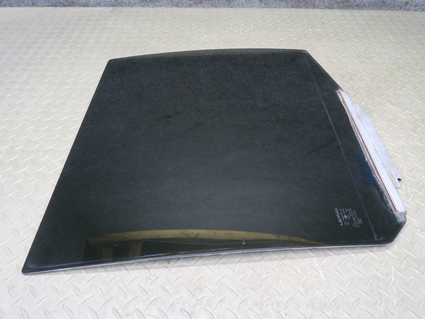 2004-2007 Lexus UZJ100L LX470 Rear Right Door Glass Window