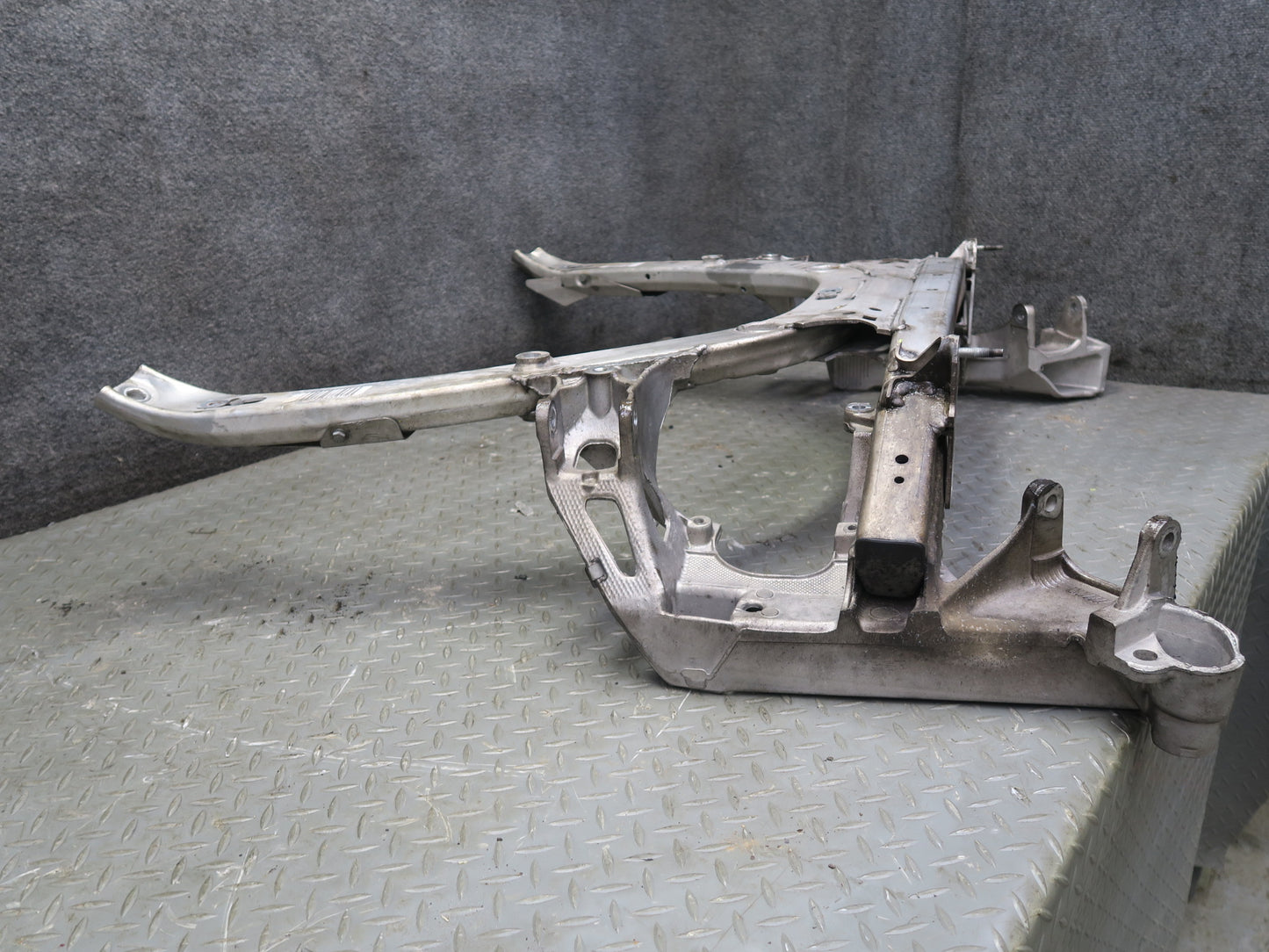 2007-2010 BMW E64 M6 Convertible Front Suspension Sub Frame Crossmember Carrier