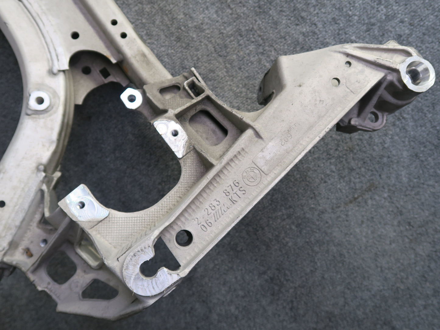 2007-2010 BMW E64 M6 Convertible Front Suspension Sub Frame Crossmember Carrier