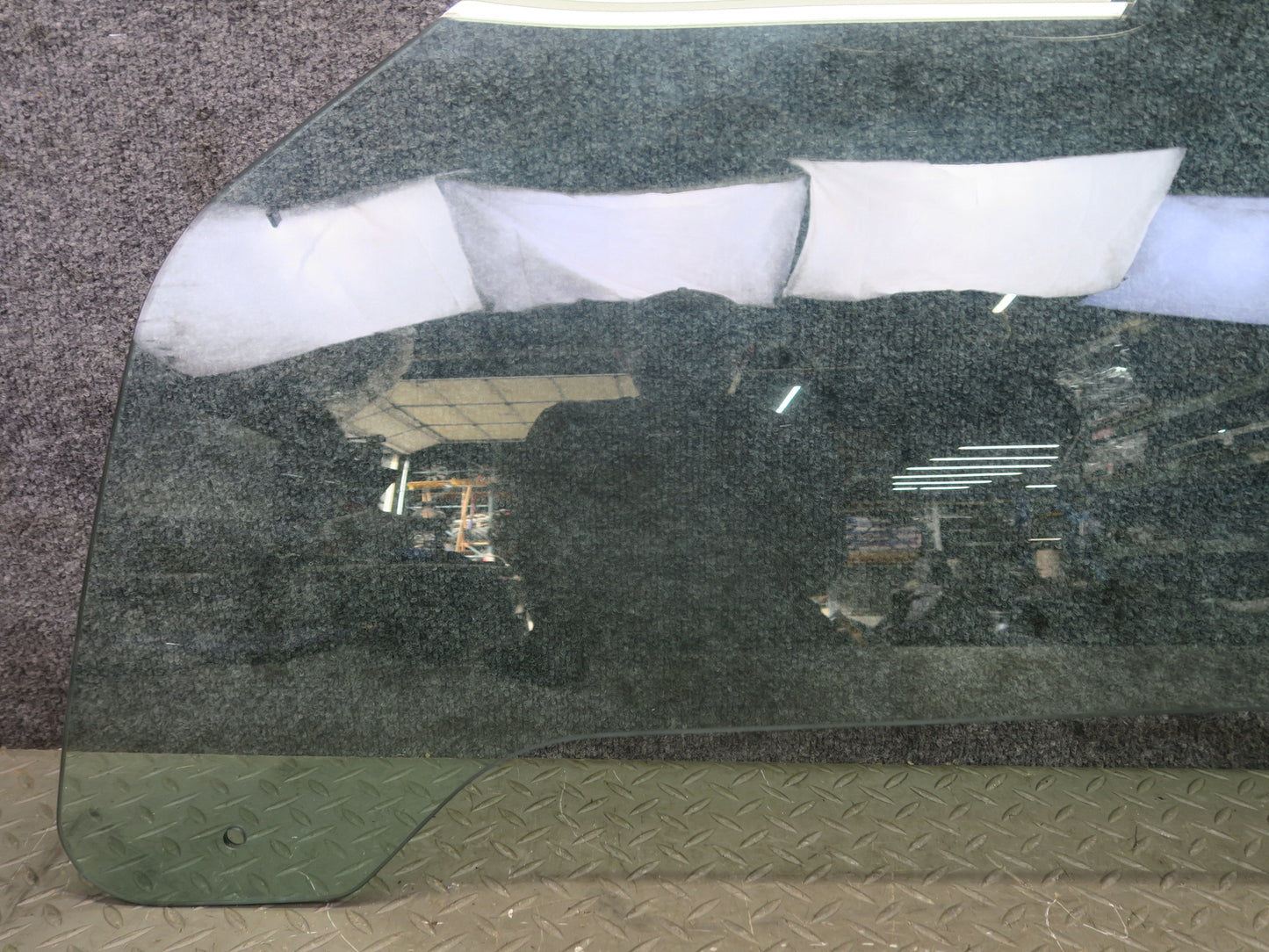 02-05 Ford Thunderbird Left Driver Door Glass Window OEM