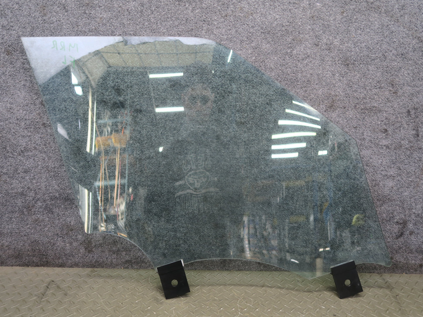 2014-2022 Range Rover Sport L494 Front Left Door Glass Window