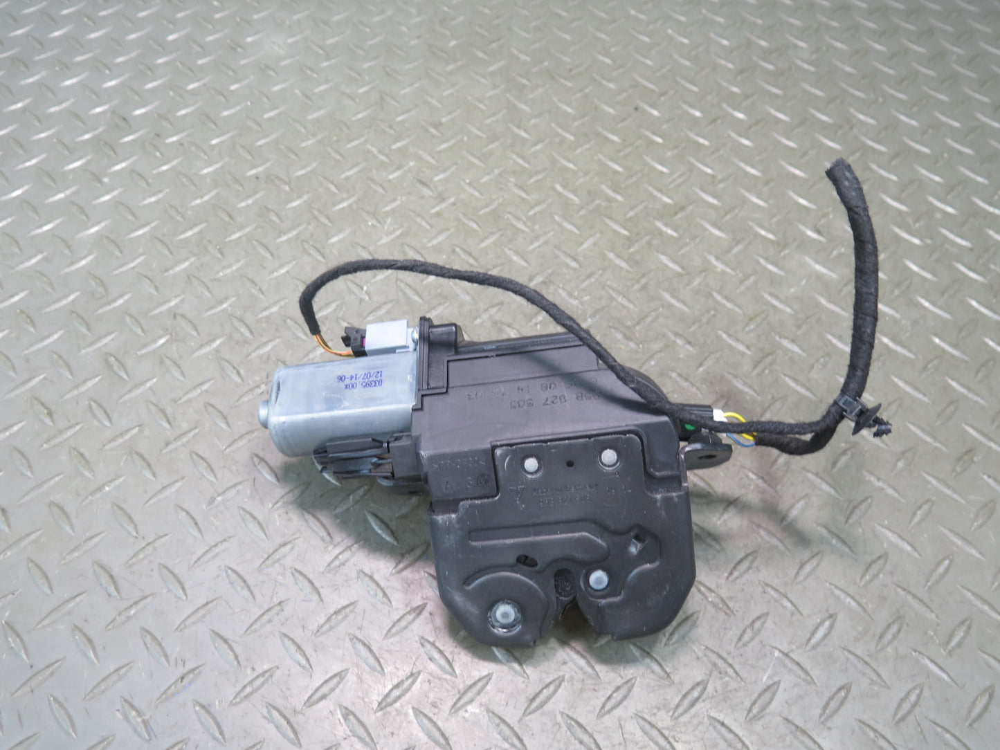 2015-2025 Porsche Macan Rear Trunk Lid Liftgate Lock Latch Actuator 95B827505