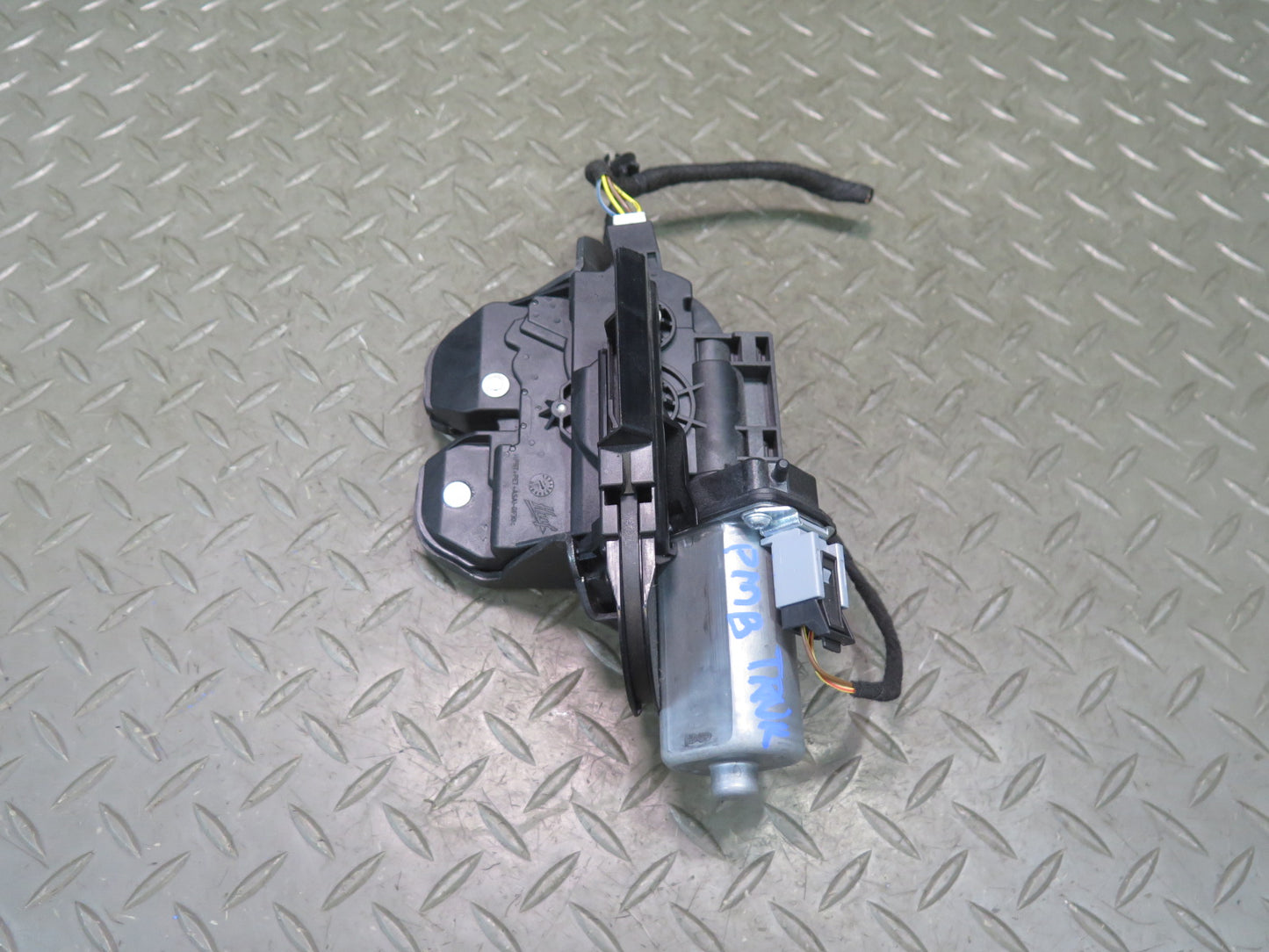 2015-2025 Porsche Macan Rear Trunk Lid Liftgate Lock Latch Actuator 95B827505