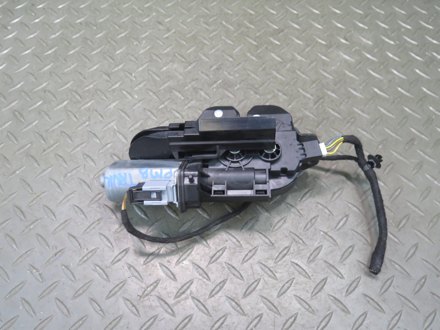 2015-2025 Porsche Macan Rear Trunk Lid Liftgate Lock Latch Actuator 95B827505