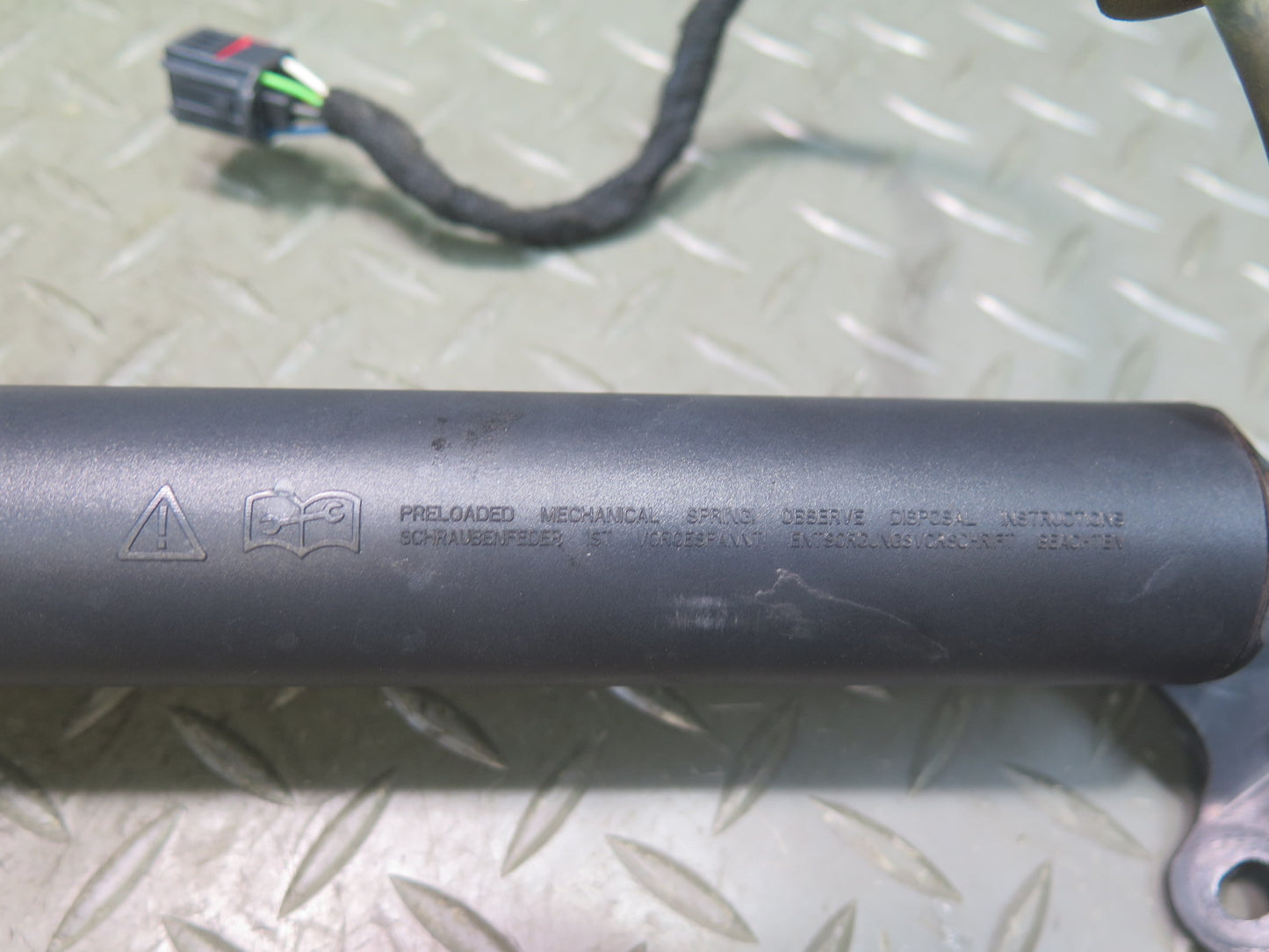 2015-2018 Porsche Macan Rear Left & Right Power Hatch Liftgate Strut Shock Set