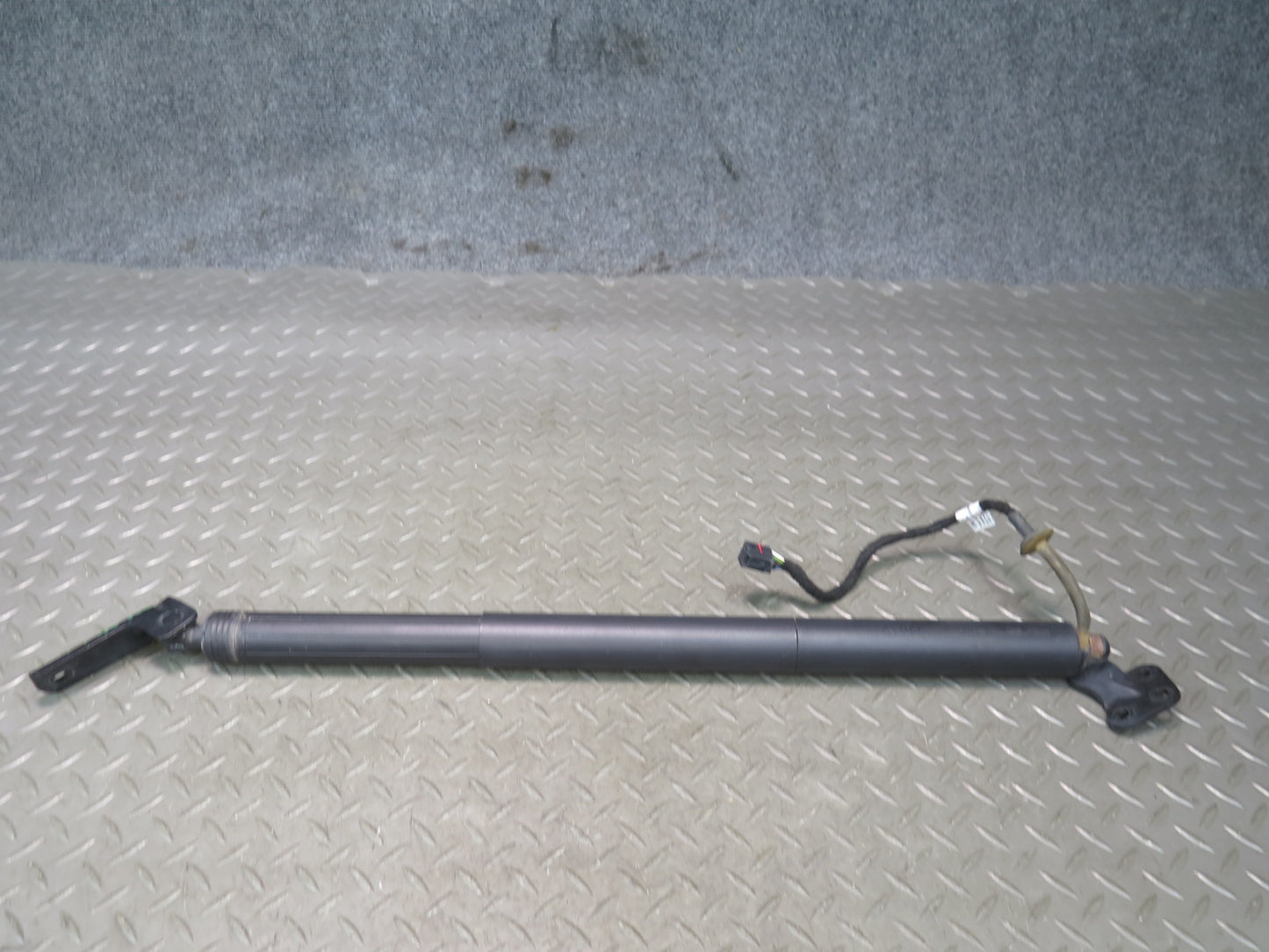 2015-2018 Porsche Macan Rear Left & Right Power Hatch Liftgate Strut Shock Set