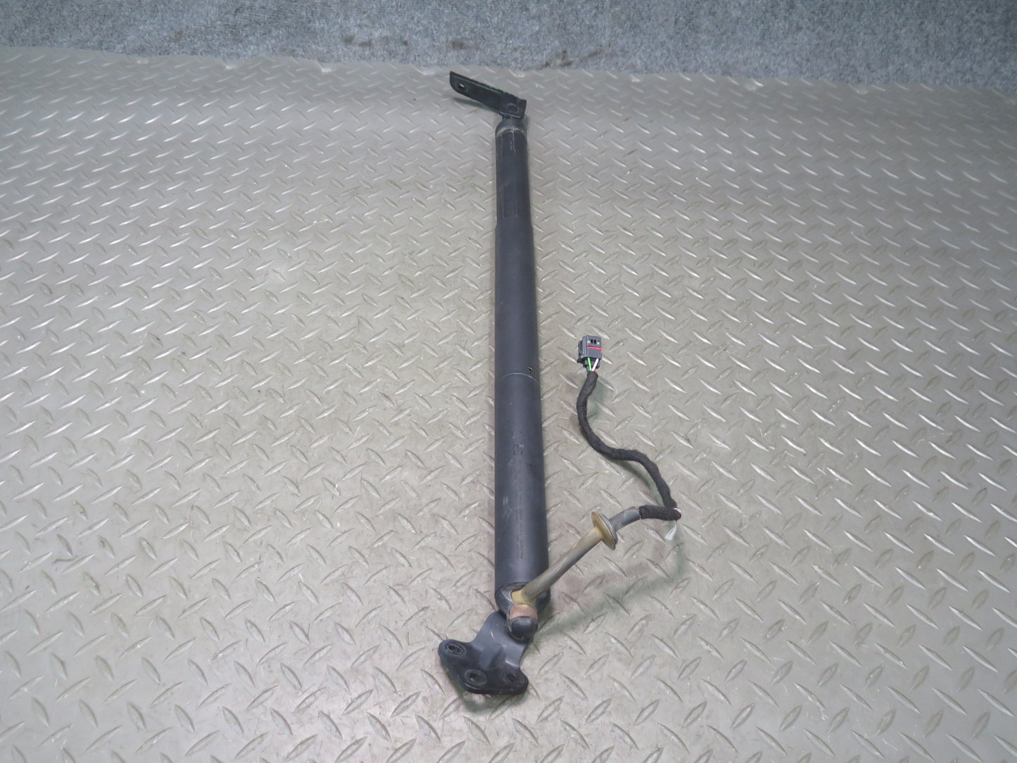 2015-2018 Porsche Macan Rear Left & Right Power Hatch Liftgate Strut Shock Set