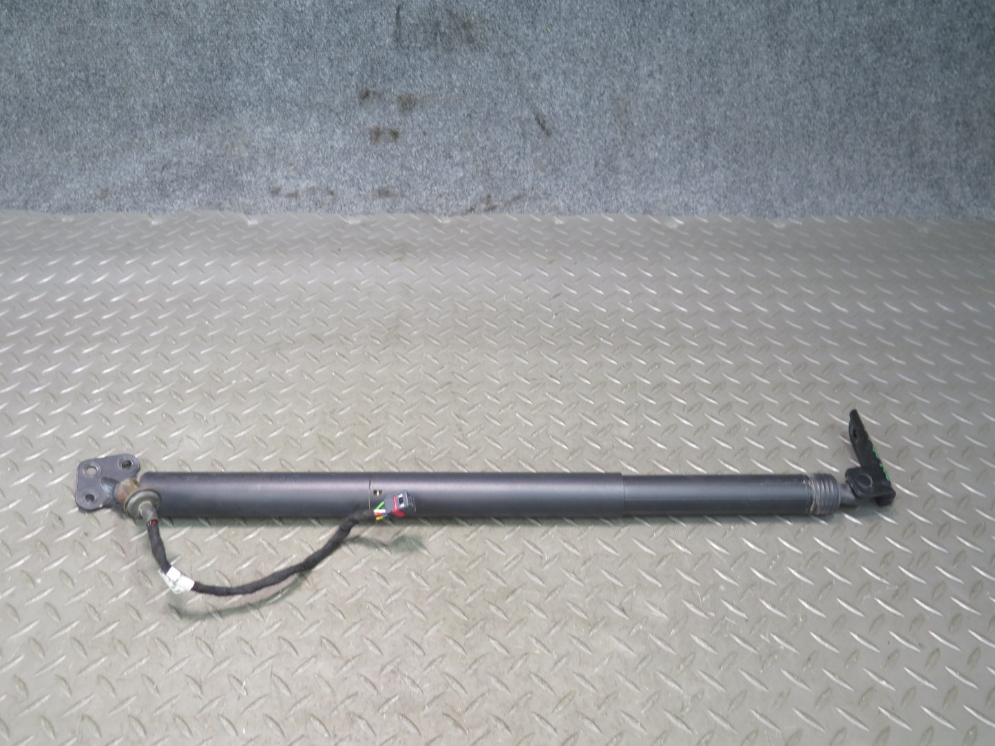 2015-2018 Porsche Macan Rear Left & Right Power Hatch Liftgate Strut Shock Set