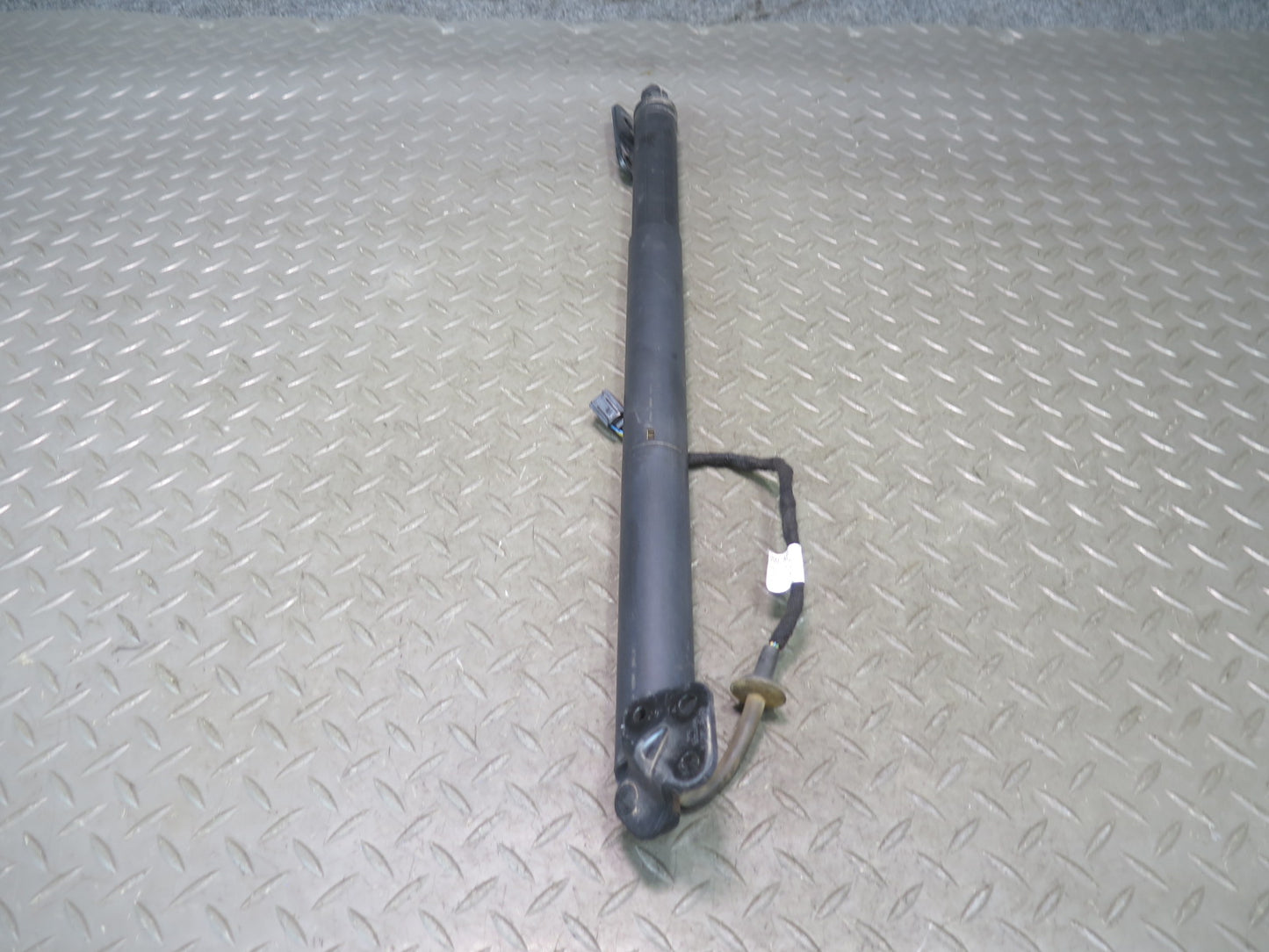 2015-2018 Porsche Macan Rear Left & Right Power Hatch Liftgate Strut Shock Set