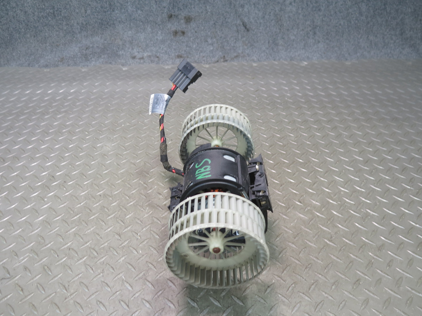 2006-2010 BMW E63 E64 M6 A/C Heater Blower Motor Fan w Resistor