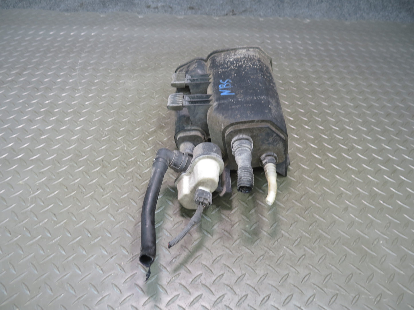 2006-2010 BMW E63 E64 M6 Fuel Evap Vapor Charcoal Canister