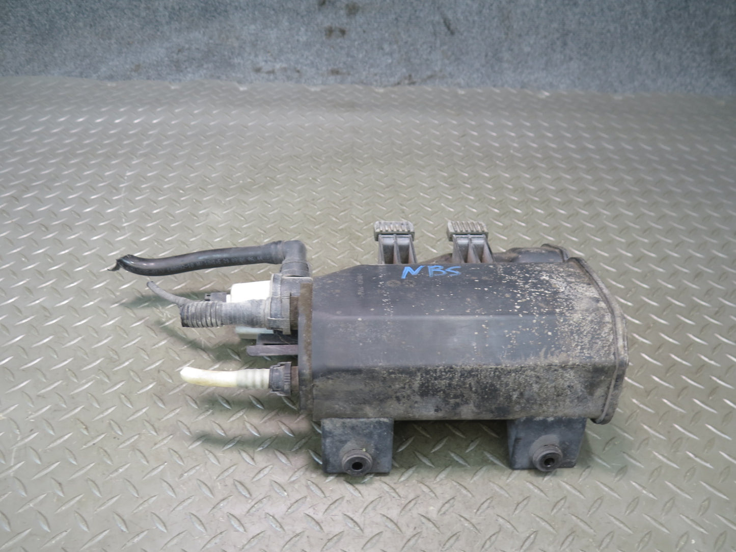 2006-2010 BMW E63 E64 M6 Fuel Evap Vapor Charcoal Canister
