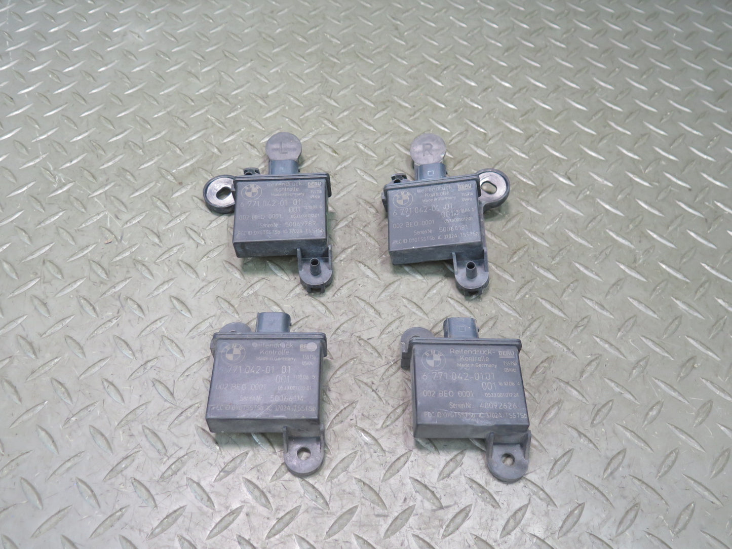 2006-2010 BMW E63 E64 M6 RDC Tire Pressure Monitor Sensor 6771042 Set of 4
