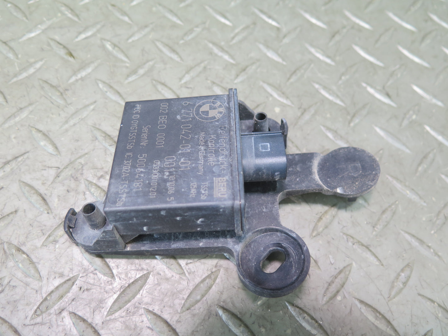 2006-2010 BMW E63 E64 M6 RDC Tire Pressure Monitor Sensor 6771042 Set of 4