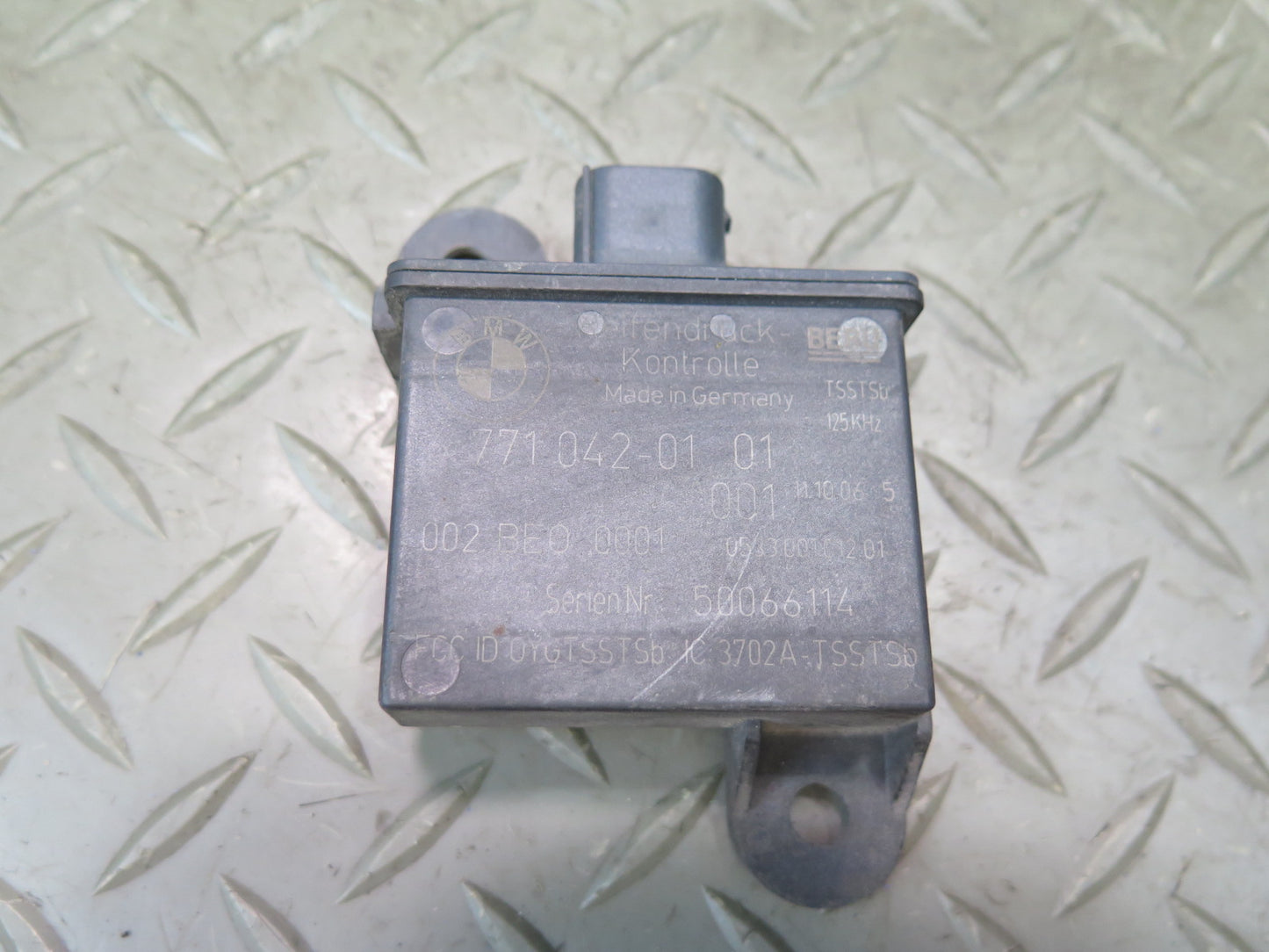 2006-2010 BMW E63 E64 M6 RDC Tire Pressure Monitor Sensor 6771042 Set of 4