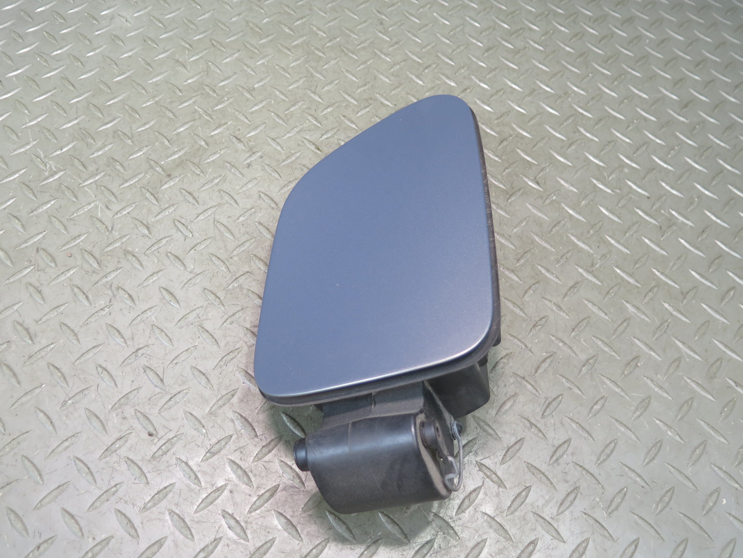 2006-2010 BMW E63 E64 M6 Fuel Tank Filler Door Lid w Hinge 7009382