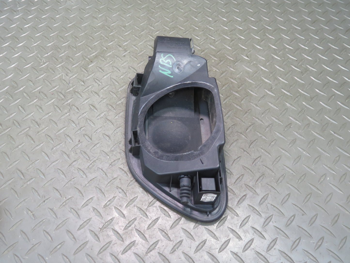 2006-2010 BMW E63 E64 M6 Fuel Tank Filler Door Lid w Hinge 7009382