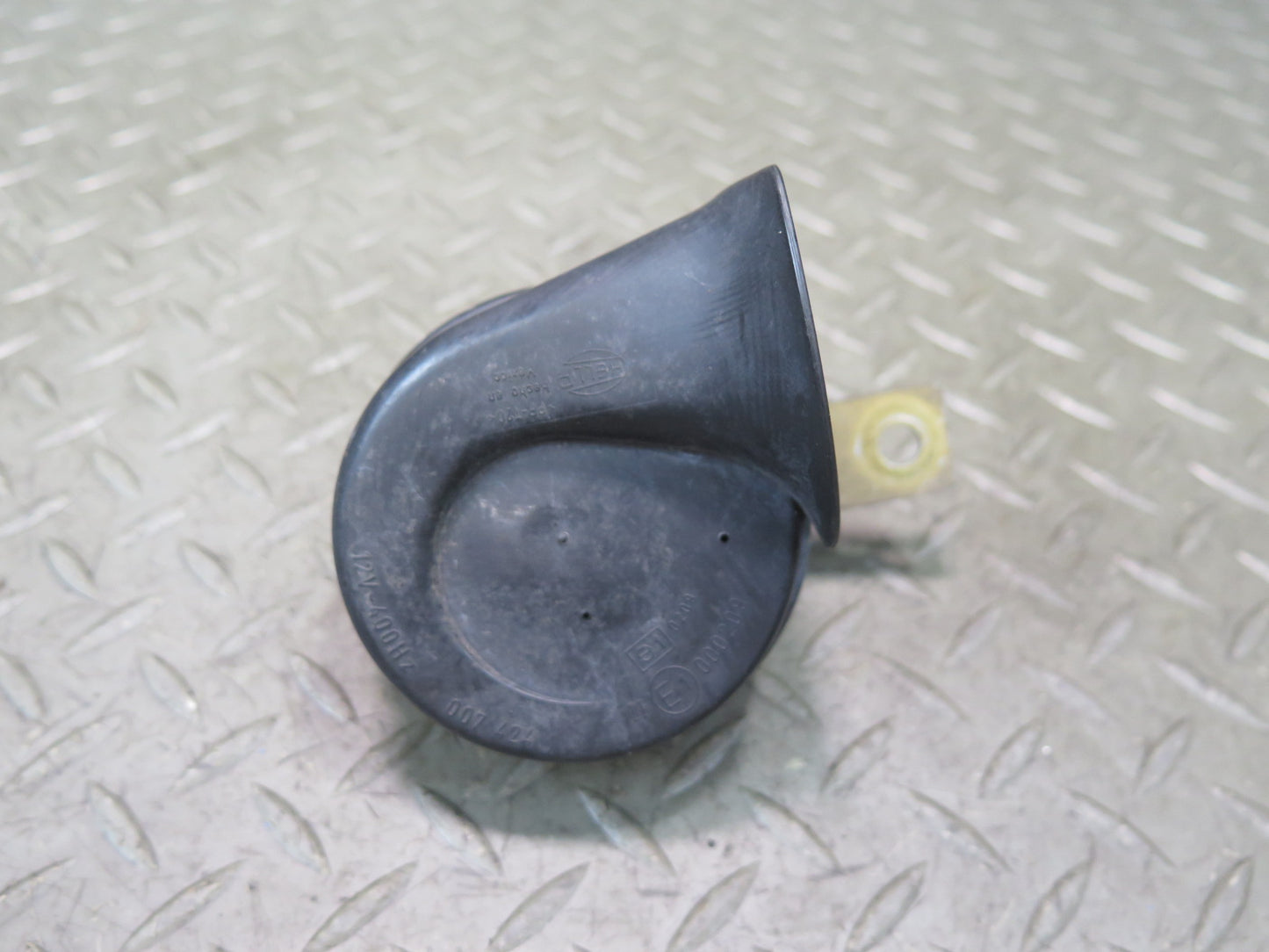 94-99 BMW E36 328iC Set of 2 High & Low Tone Note Pitch Horn Signal OEM