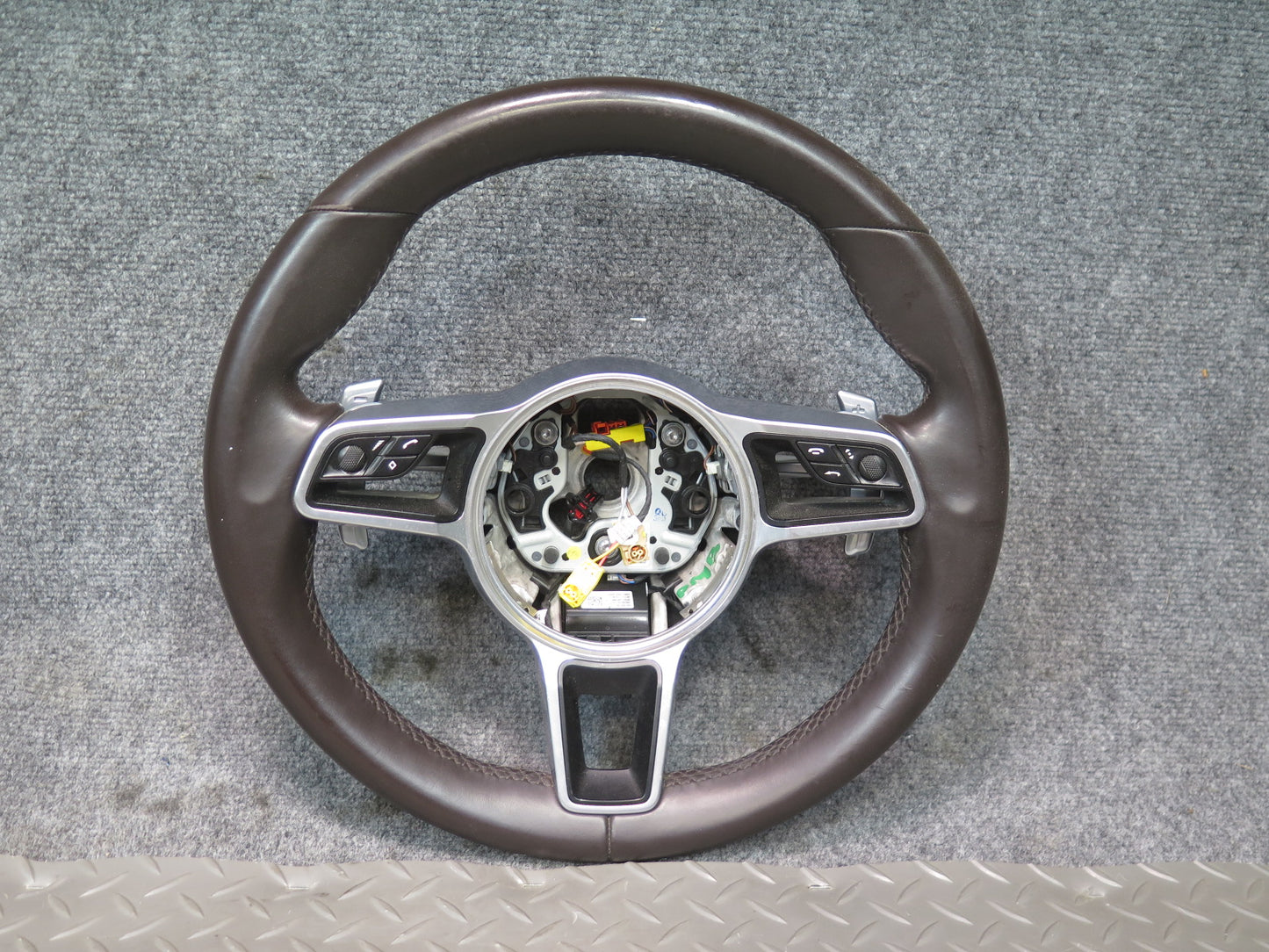 2015-2018 Porsche Macan Leather Steering w Controls & Paddles