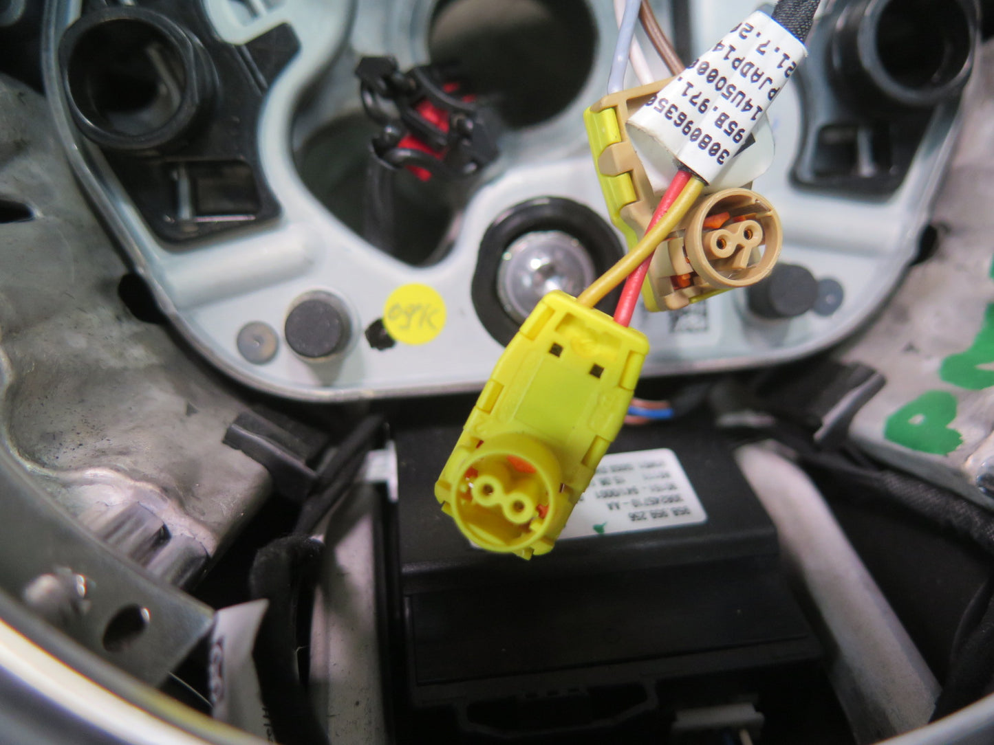 2015-2018 Porsche Macan Leather Steering w Controls & Paddles