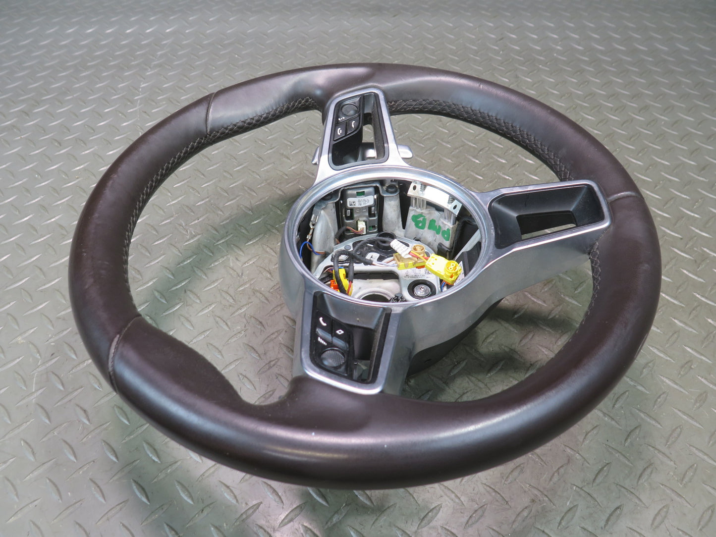 2015-2018 Porsche Macan Leather Steering w Controls & Paddles