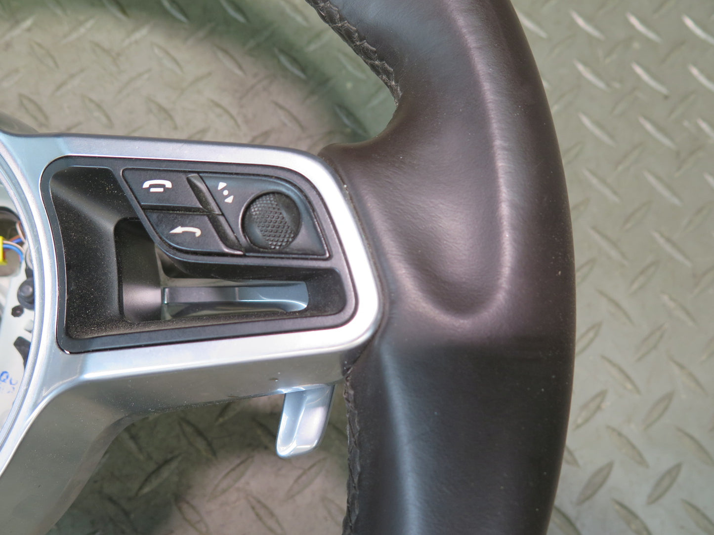 2015-2018 Porsche Macan Leather Steering w Controls & Paddles
