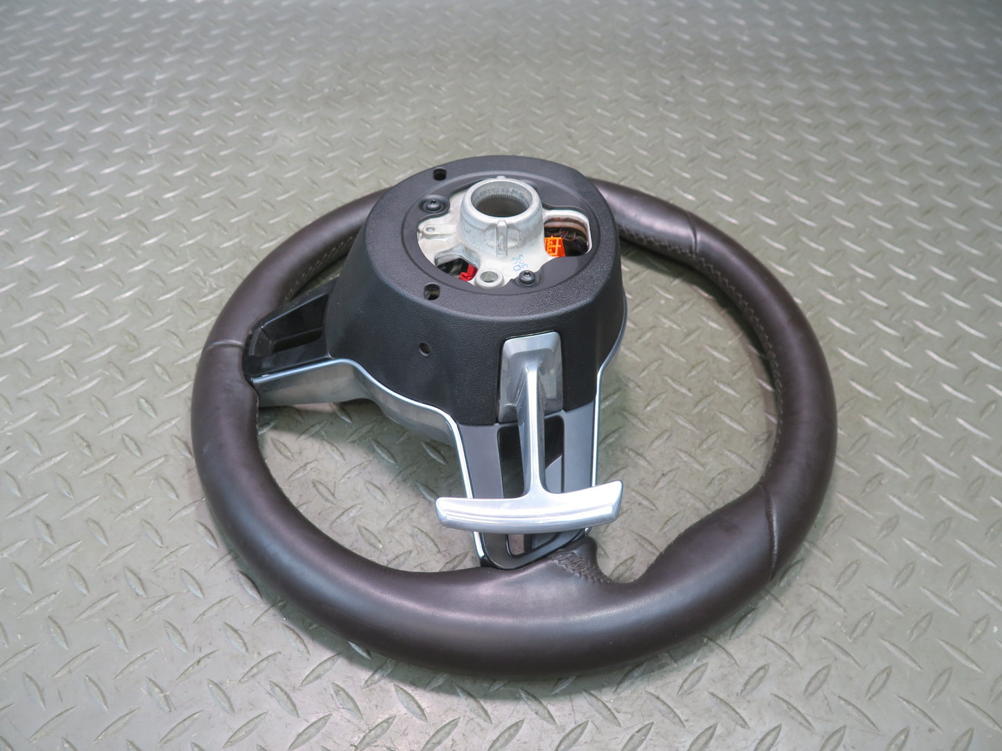 2015-2018 Porsche Macan Leather Steering w Controls & Paddles