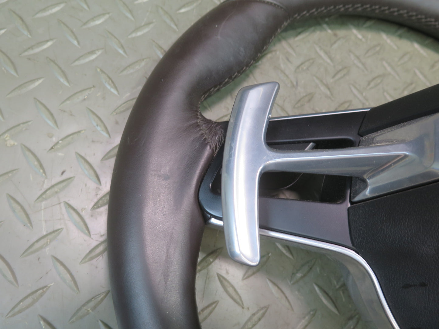 2015-2018 Porsche Macan Leather Steering w Controls & Paddles