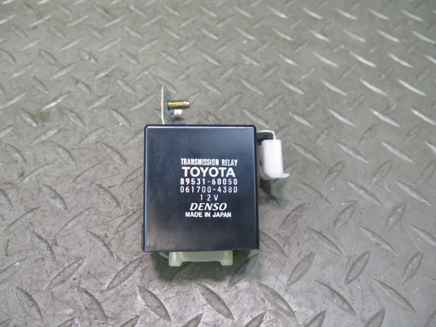 1998-2007 Lexus J100 LX470 Transmission Relay Control Module 89531-60050