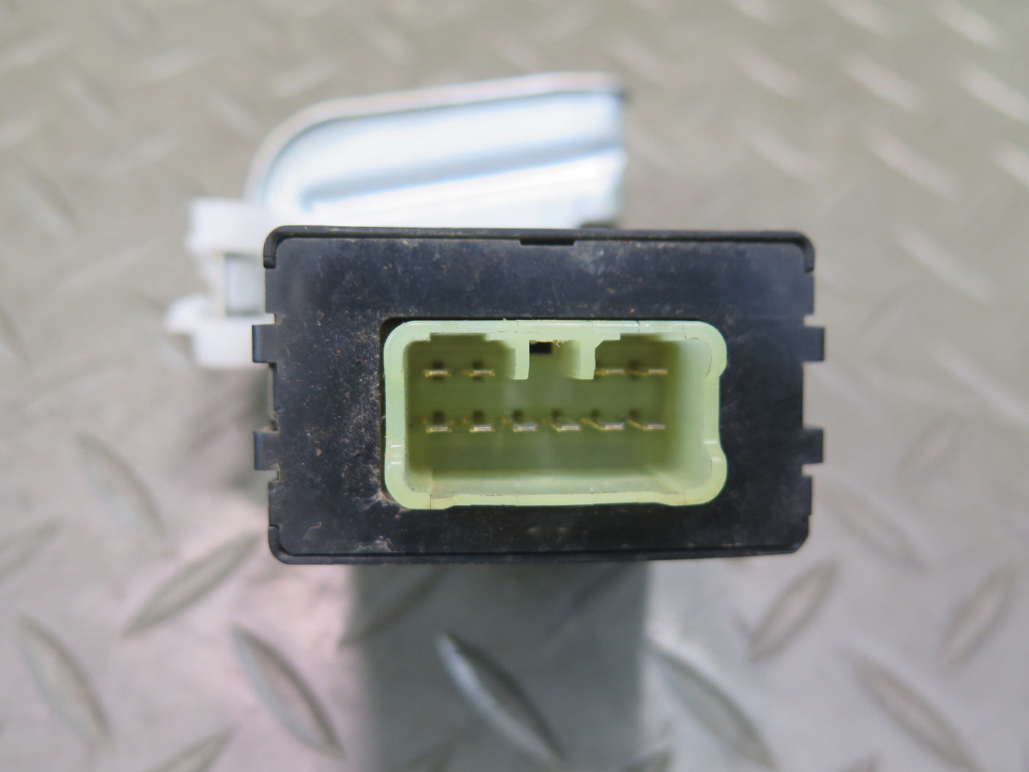 1998-2007 Lexus J100 LX470 Transmission Relay Control Module 89531-60050