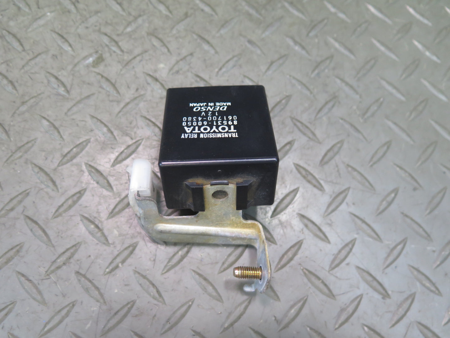 1998-2007 Lexus J100 LX470 Transmission Relay Control Module 89531-60050