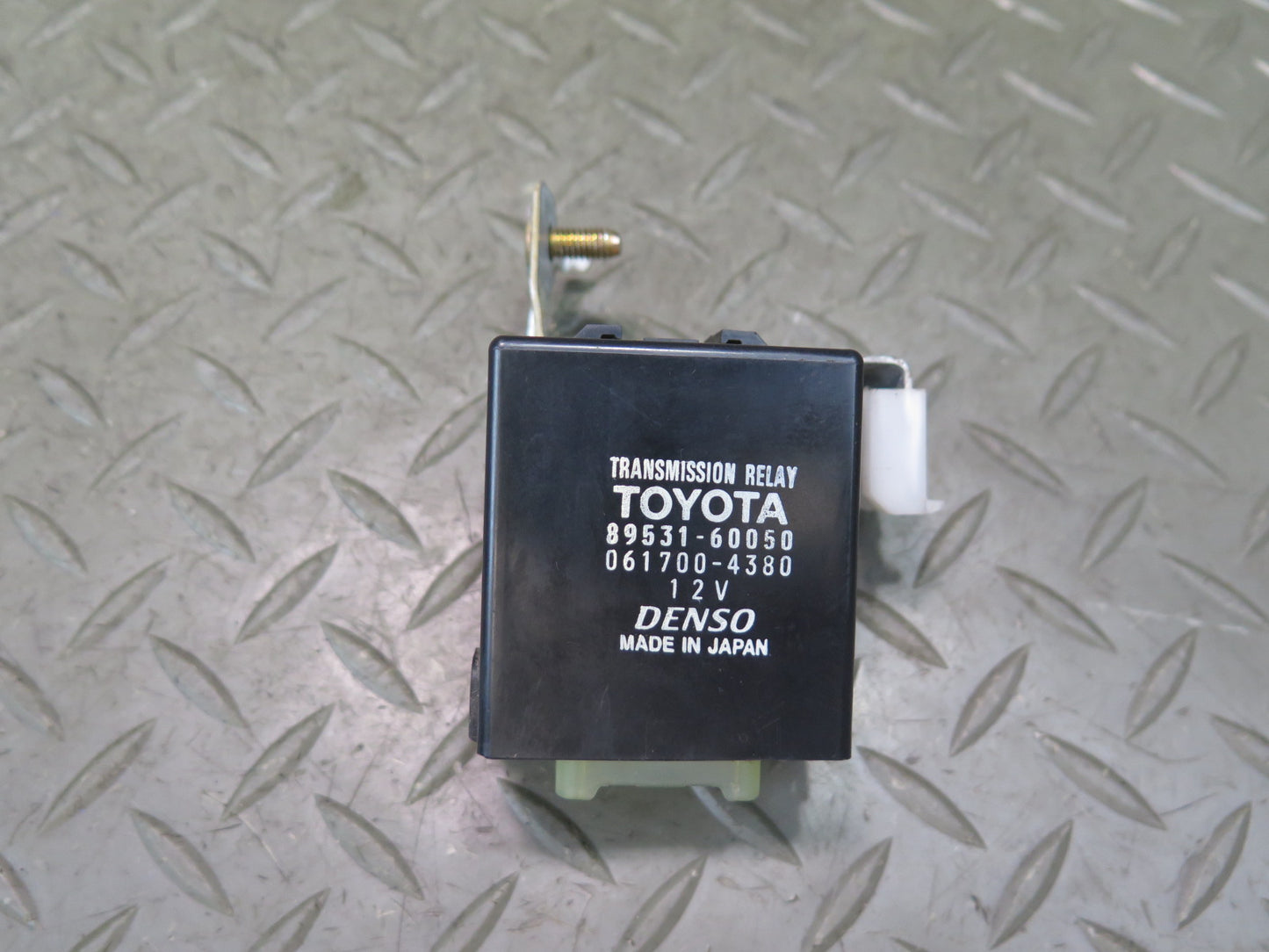 1998-2007 Lexus J100 LX470 Transmission Relay Control Module 89531-60050