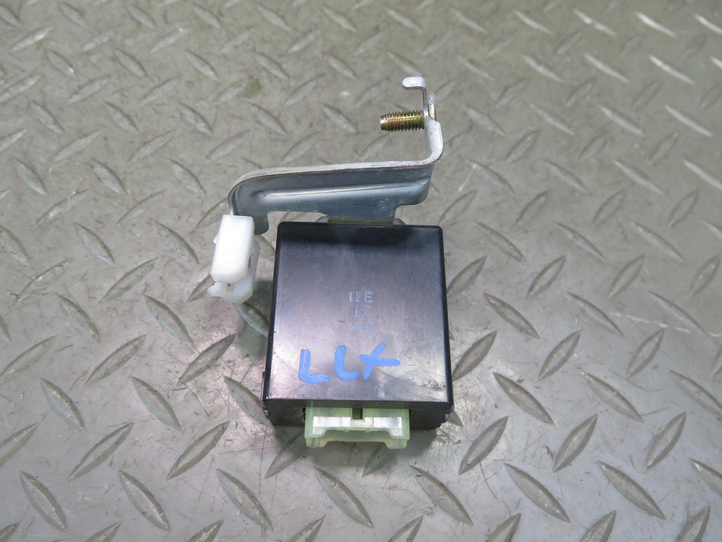 1998-2007 Lexus J100 LX470 Transmission Relay Control Module 89531-60050