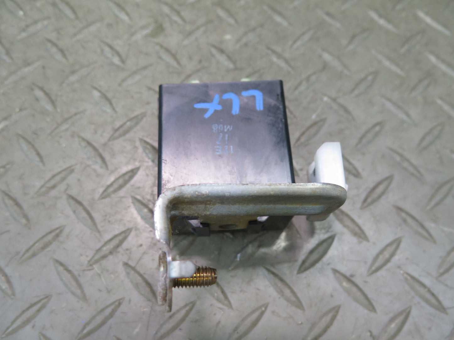 1998-2007 Lexus J100 LX470 Transmission Relay Control Module 89531-60050