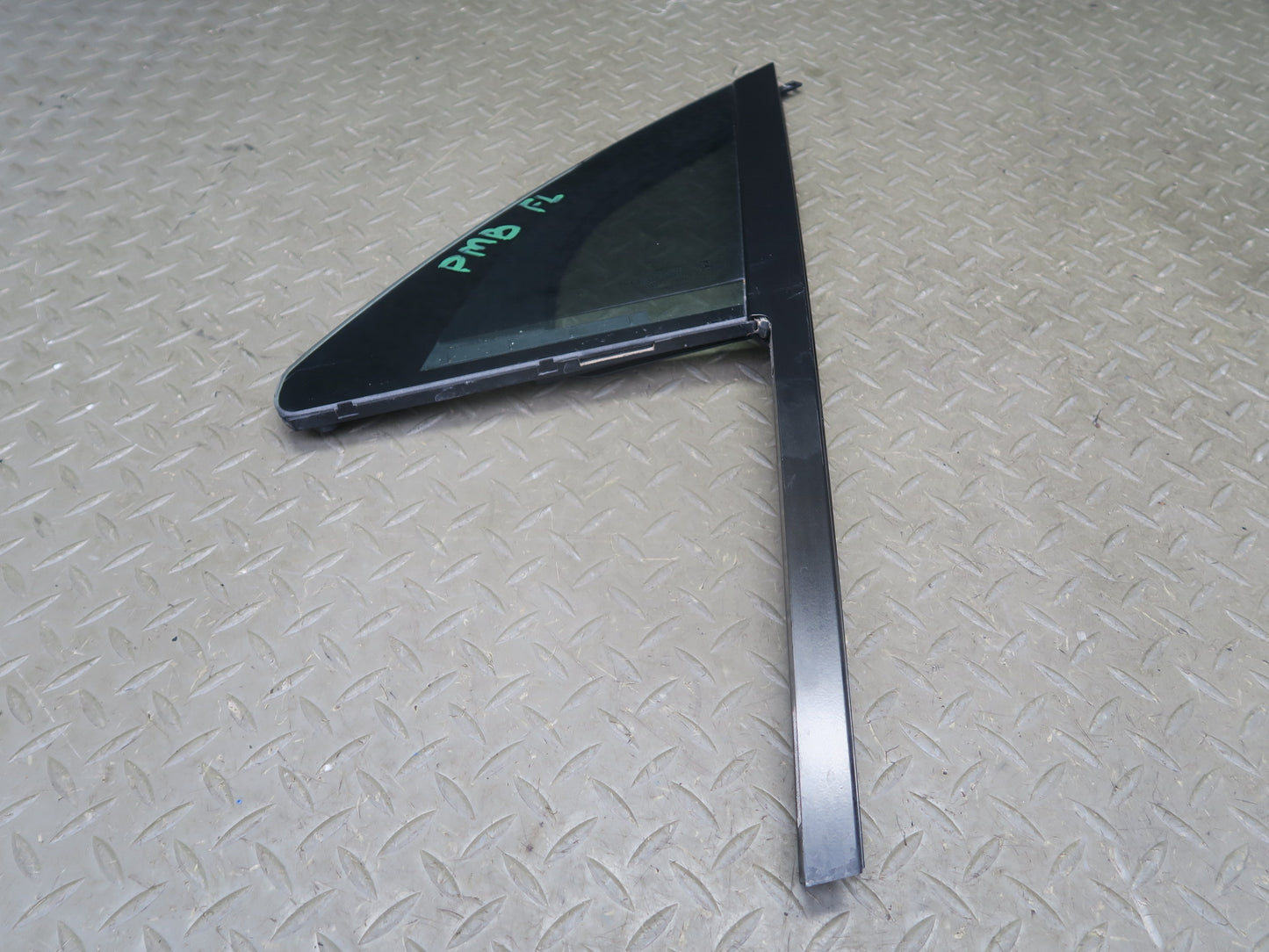 2015-2018 Porsche Macan Front Left Driver Side Door Fixed Glass Window