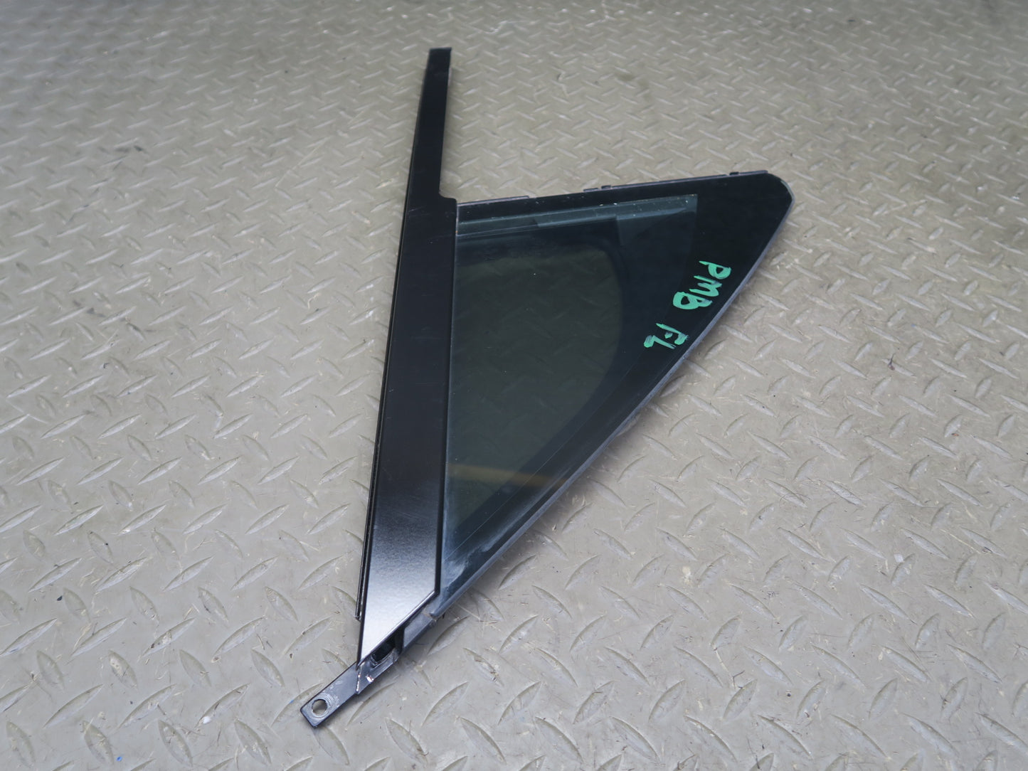 2015-2018 Porsche Macan Front Left Driver Side Door Fixed Glass Window