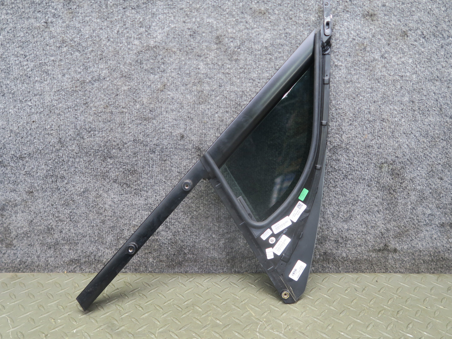 2015-2018 Porsche Macan Front Left Driver Side Door Fixed Glass Window