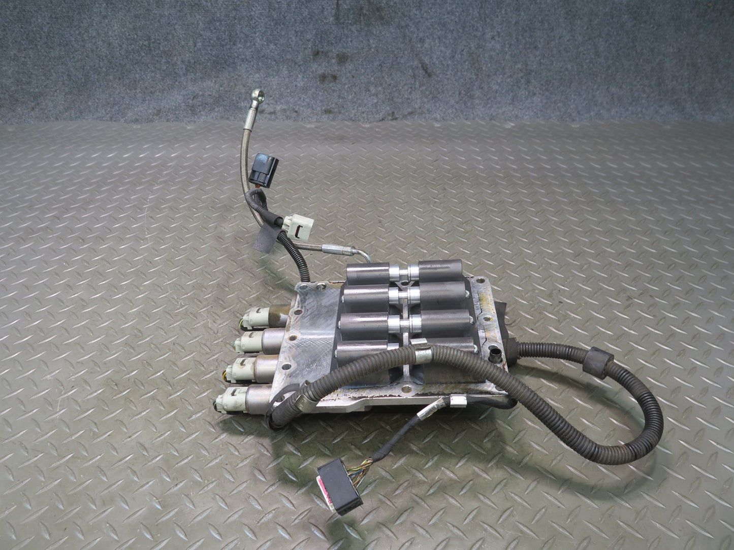 2006-2010 BMW E63 E64 M6 M5 SMG Transmission Hydraulic Solenoid Valve Block 118k