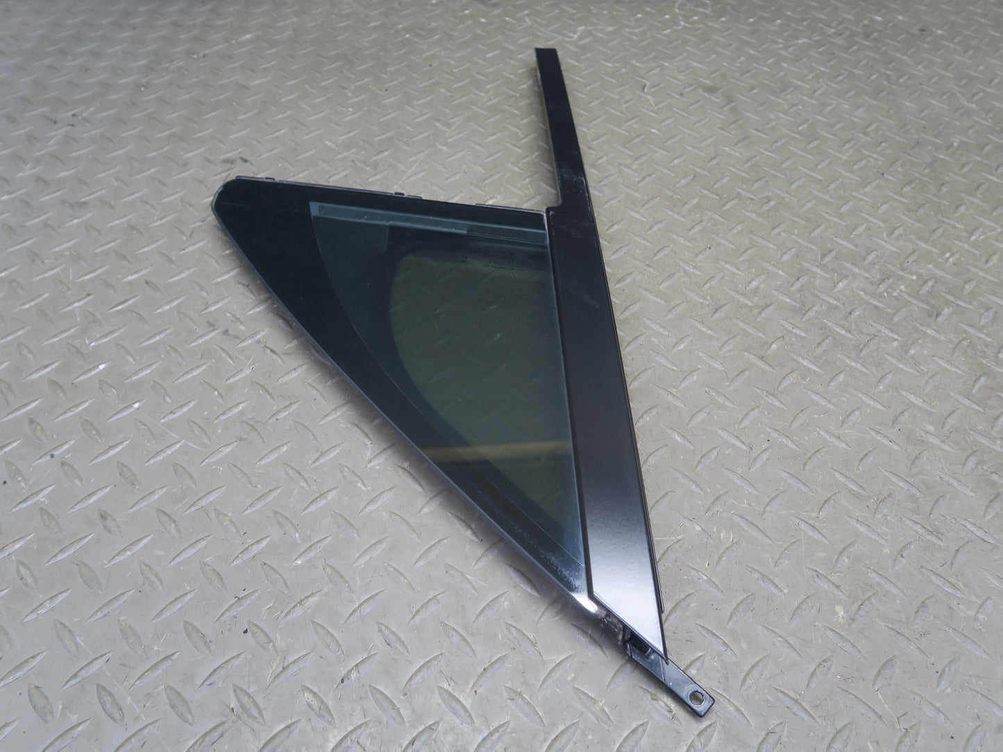 2015-2018 Porsche Macan Front Right Pass Side Door Fixed Glass Window