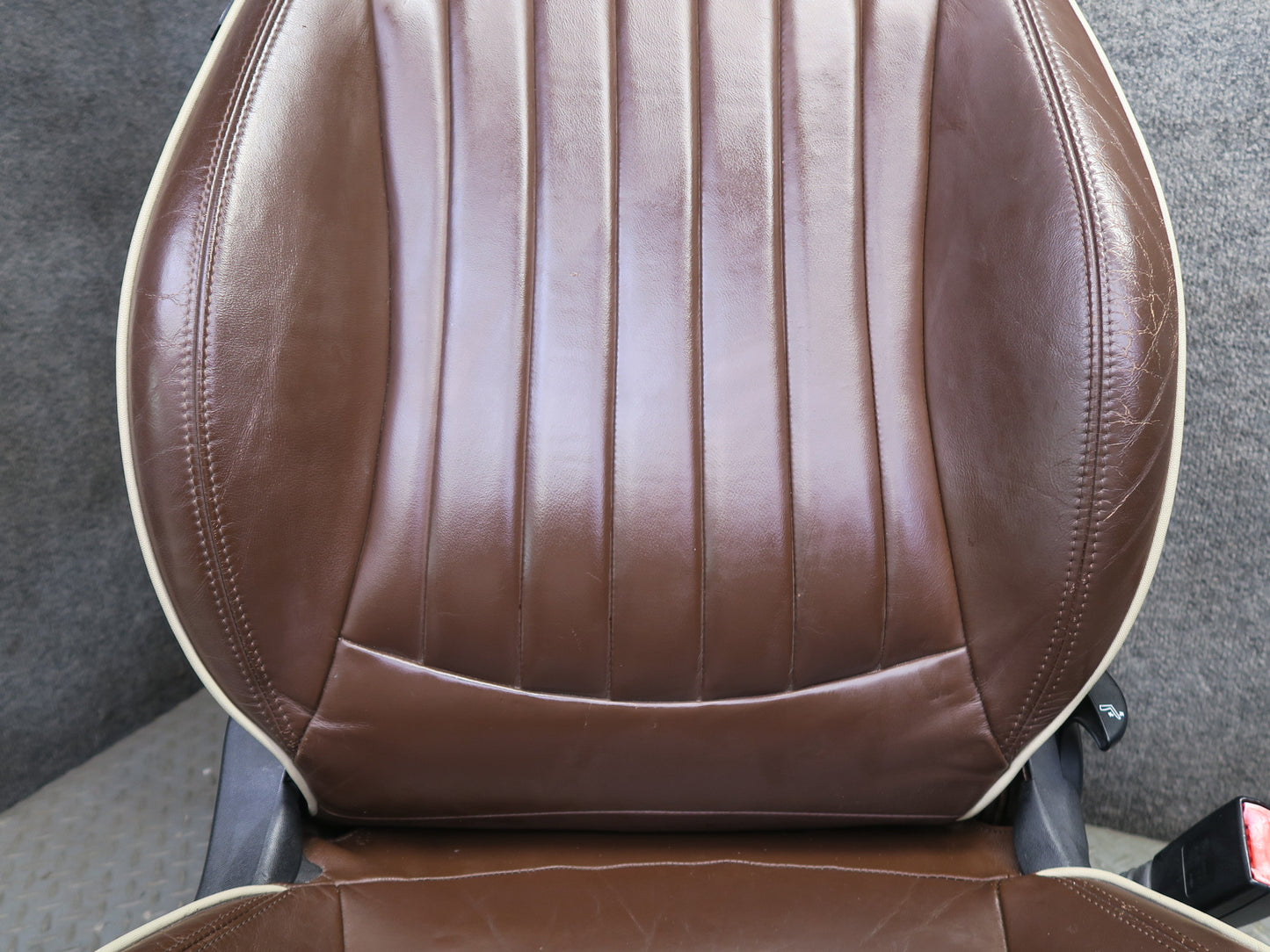 09-15 Mini Cooper R57 Convertible Set of 2 Front Sport Leather Seat OEM