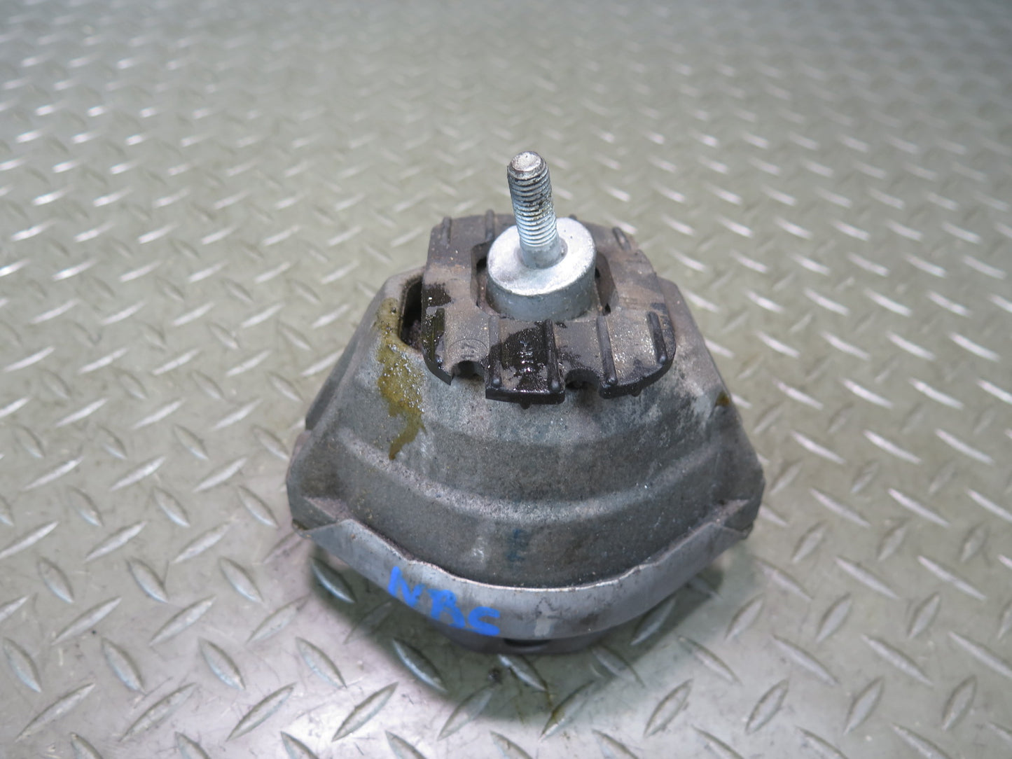 2006-2010 BMW E63 E64 M6 S85 Left & Right Engine Motor Mount Set of 2