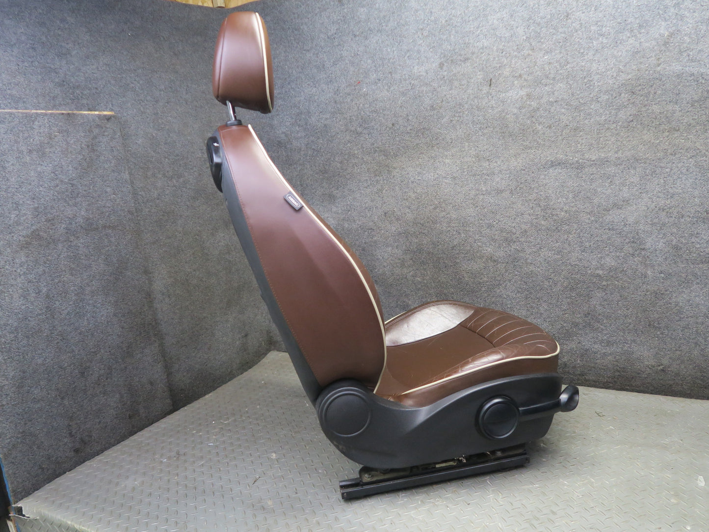 09-15 Mini Cooper R57 Convertible Set of 2 Front Sport Leather Seat OEM