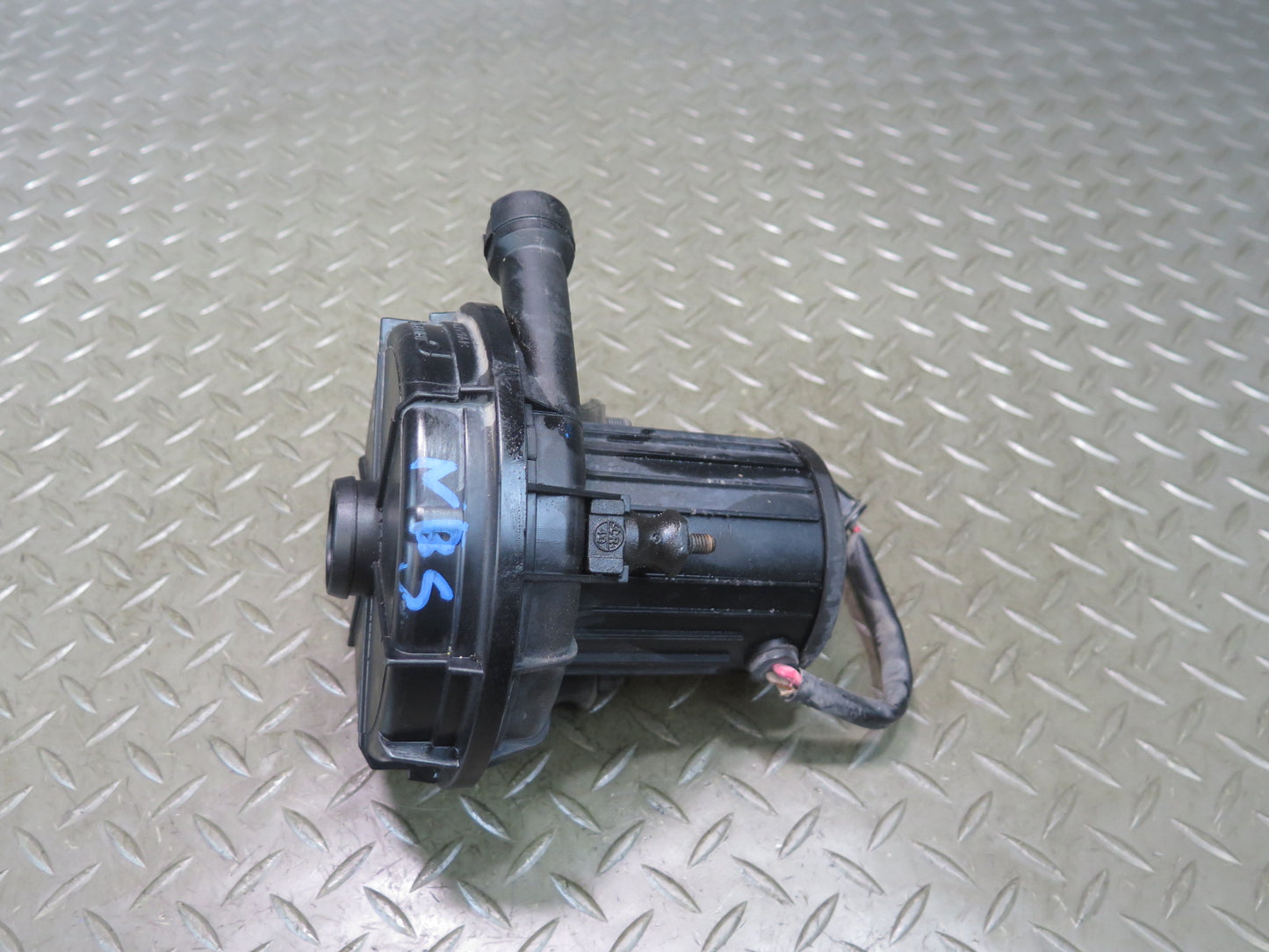 2006-2010 BMW E63 E64 M6 Smog Secondary Air Injection Pump 7506210