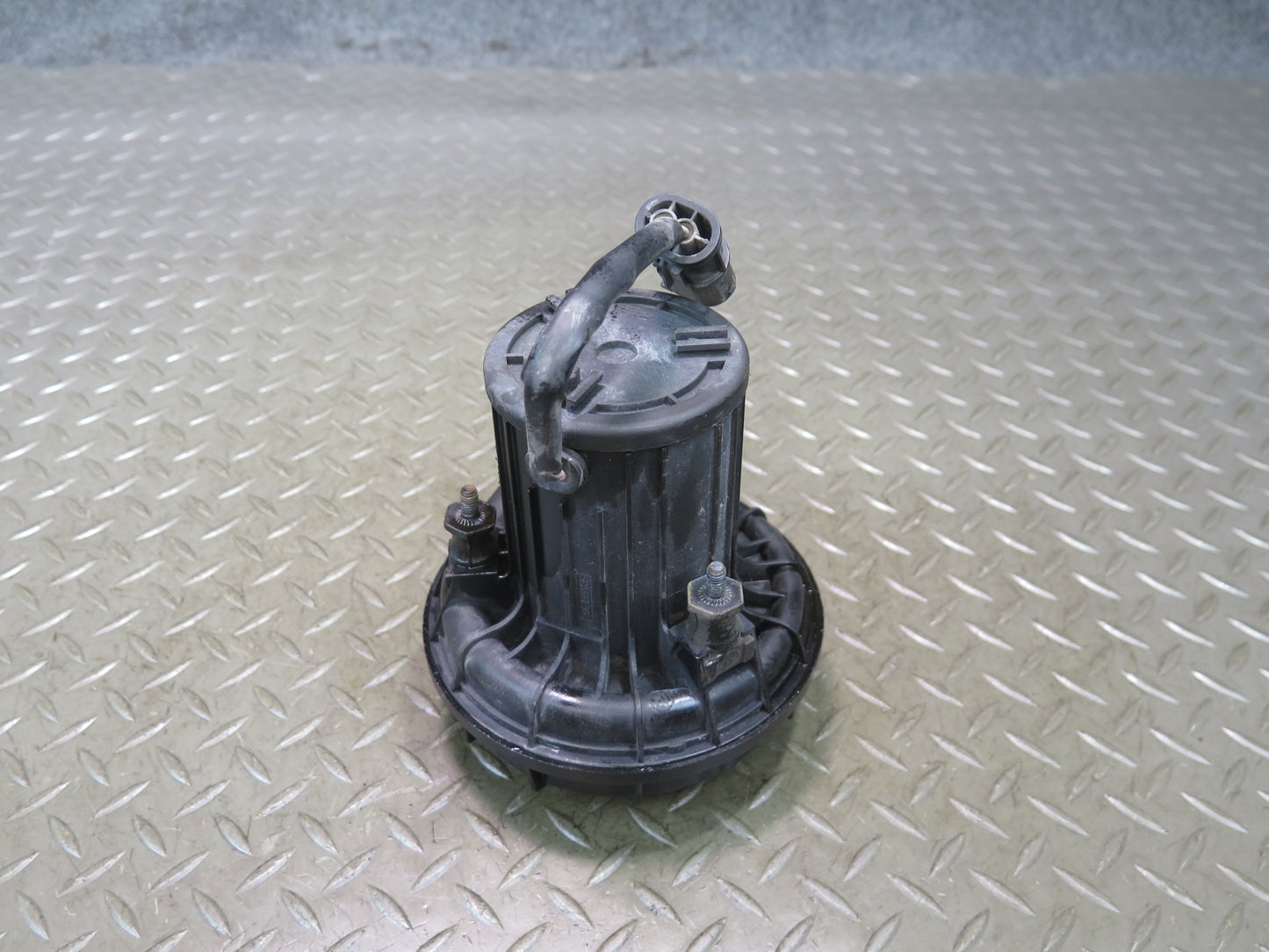 2006-2010 BMW E63 E64 M6 Smog Secondary Air Injection Pump 7506210