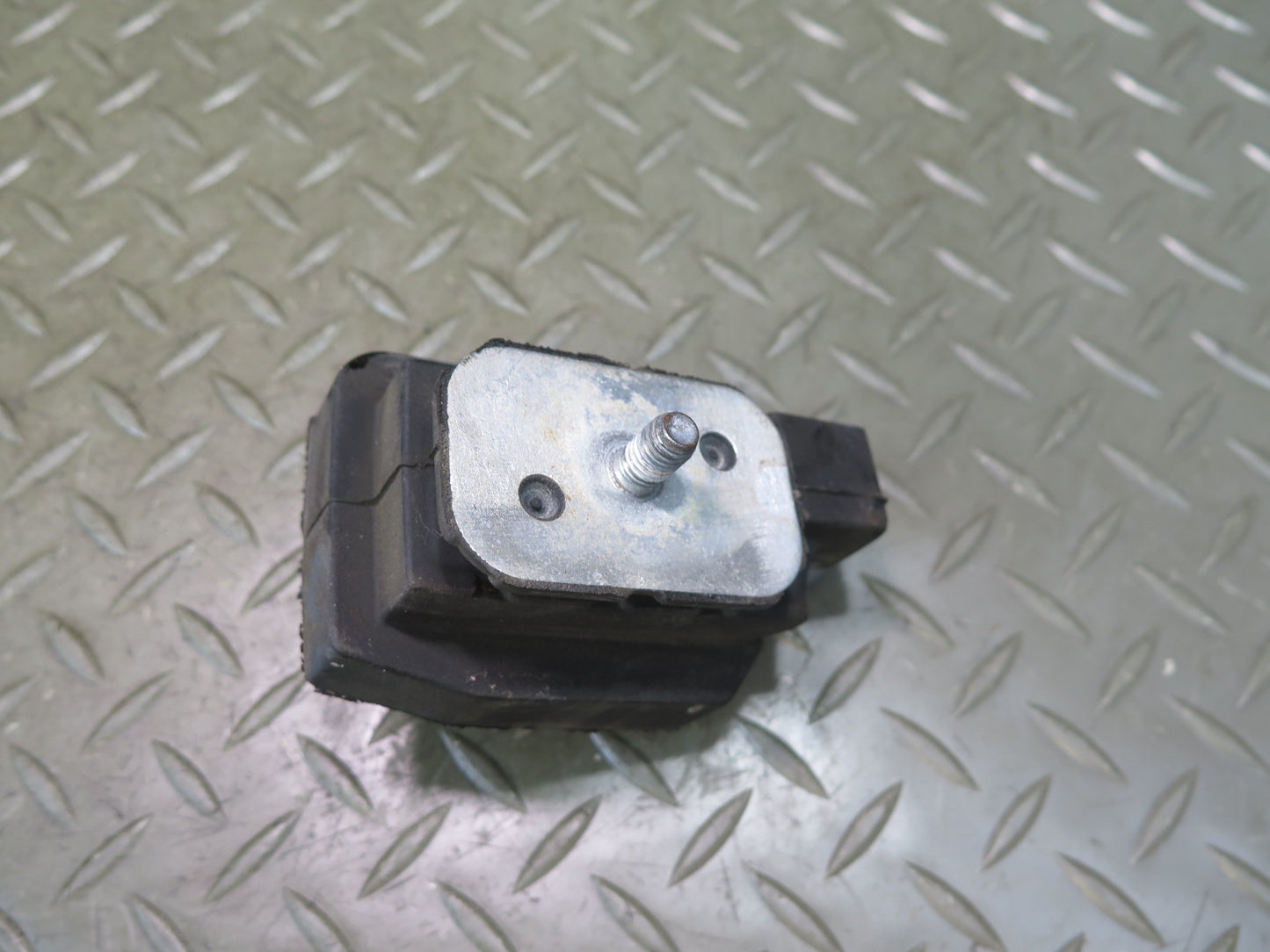 2006-2010 BMW E63 E64 M6 SMG Transmission Mount Bracket Support Set of 2