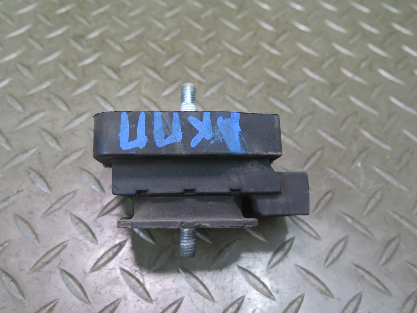 2006-2010 BMW E63 E64 M6 SMG Transmission Mount Bracket Support Set of 2