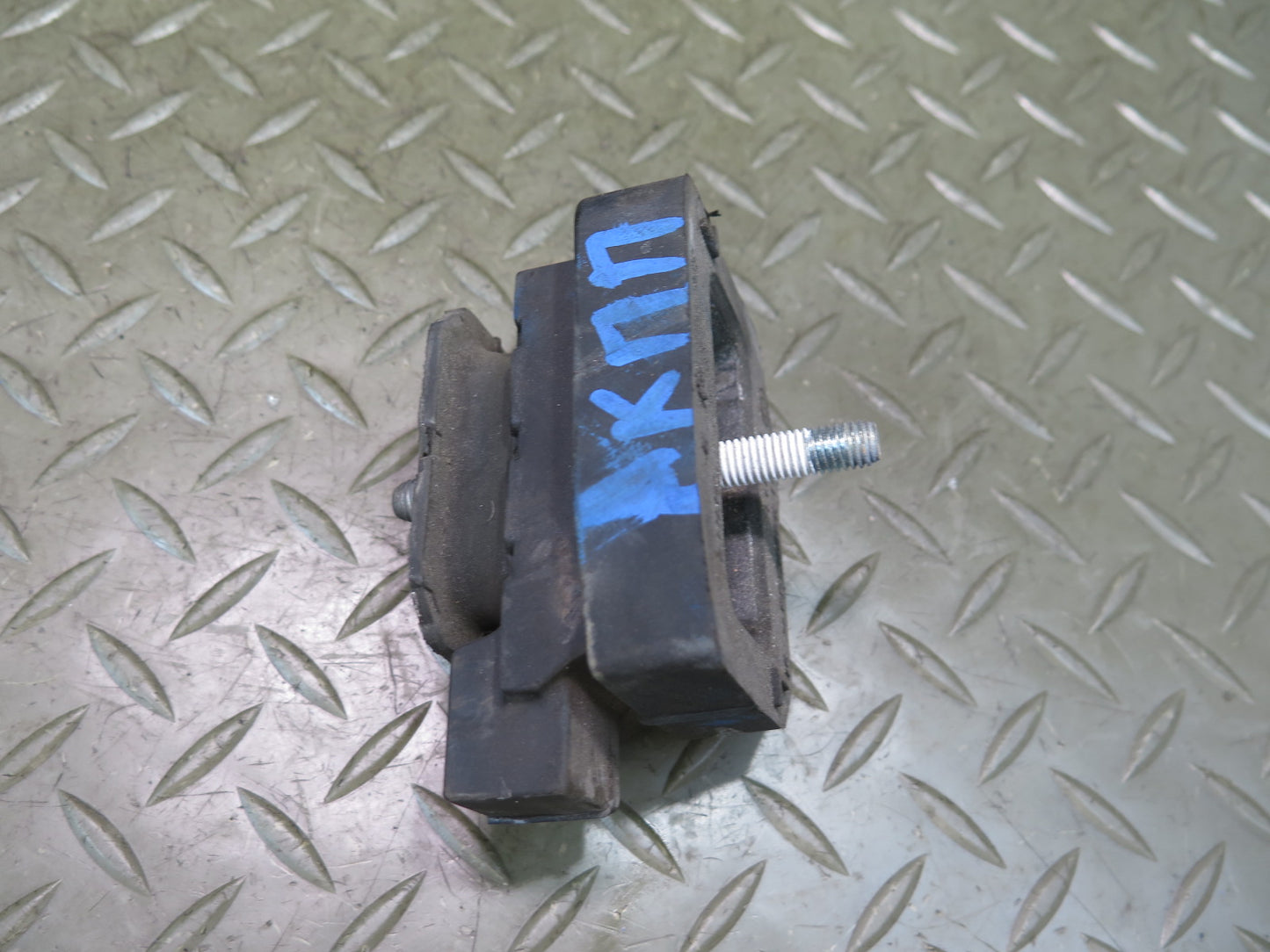 2006-2010 BMW E63 E64 M6 SMG Transmission Mount Bracket Support Set of 2