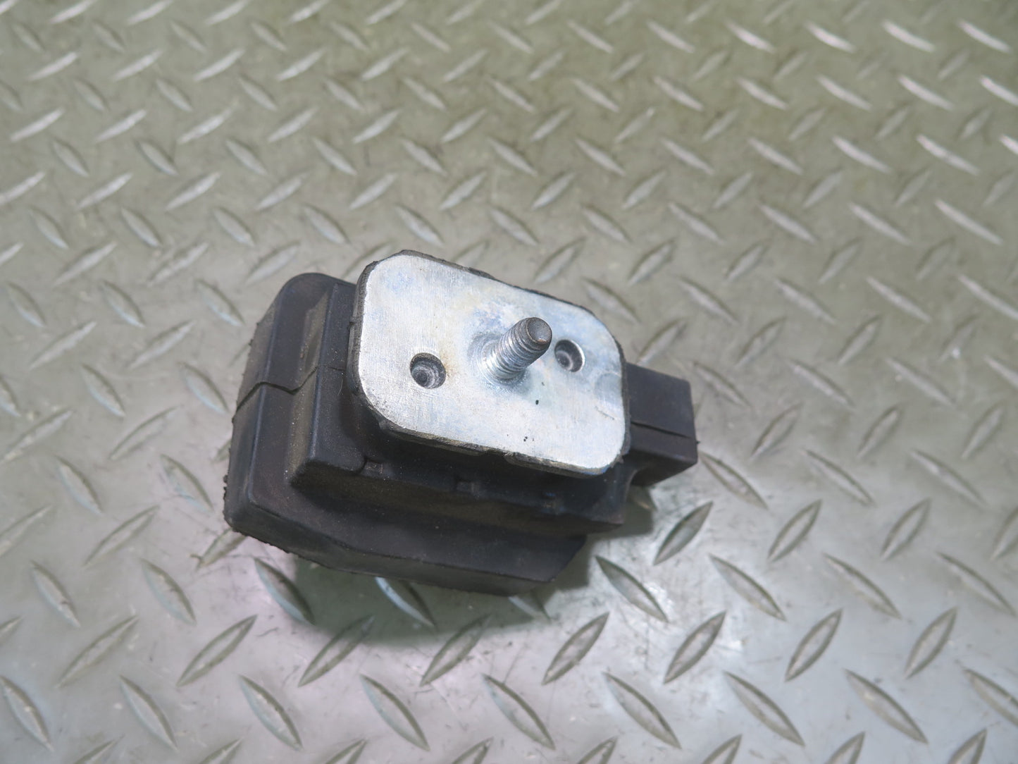 2006-2010 BMW E63 E64 M6 SMG Transmission Mount Bracket Support Set of 2